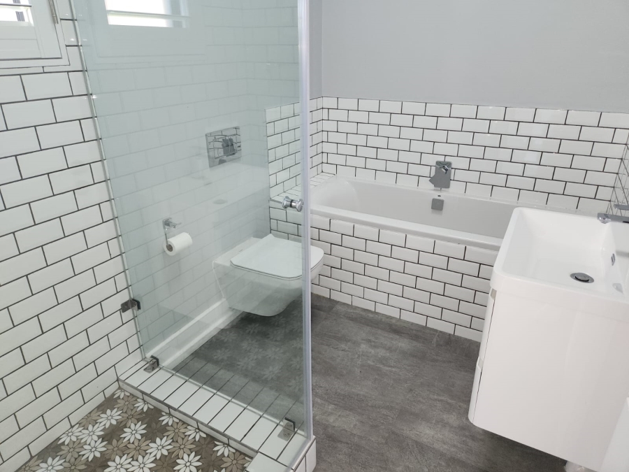 5 Bedroom Property for Sale in Somerton Estate Free State